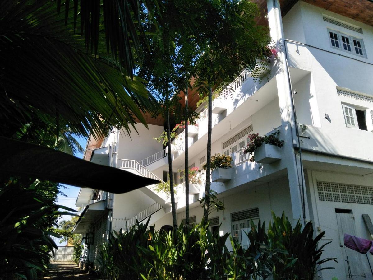 Hikkaduwa Blue Ocean Hotel Exterior foto